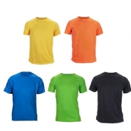 מגוון חולצות בצבעים שונים